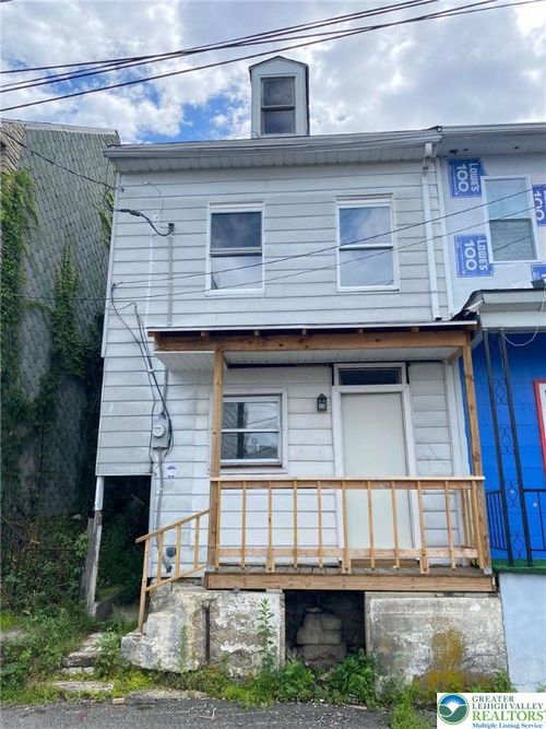 223 N Highland St, SHENANDOAH, PA, 17976-1635 | Card Image