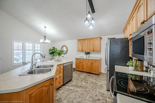 185 Wesley Cres, House other with 2 bedrooms, 2 bathrooms and 2 parking in Waterloo ON | Image 10