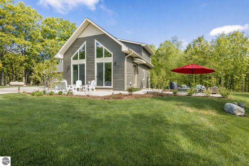 2013 E Kasson Rd, Cedar, MI, 49621-8669 | Card Image