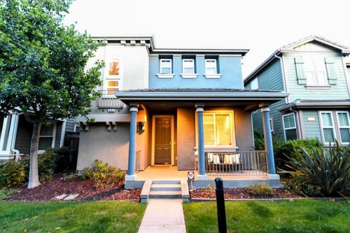 393 Rayos Del Sol Dr, San Jose, CA, 95116 | Card Image