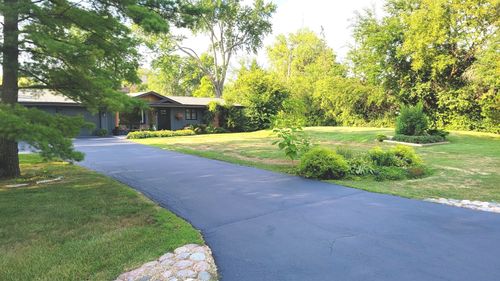 83 Wildwood Dr, Barrington, IL, 60010-1426 | Card Image