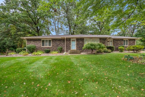 26049 Driftwood Dr, Edwardsburg, MI, 49112-9118 | Card Image