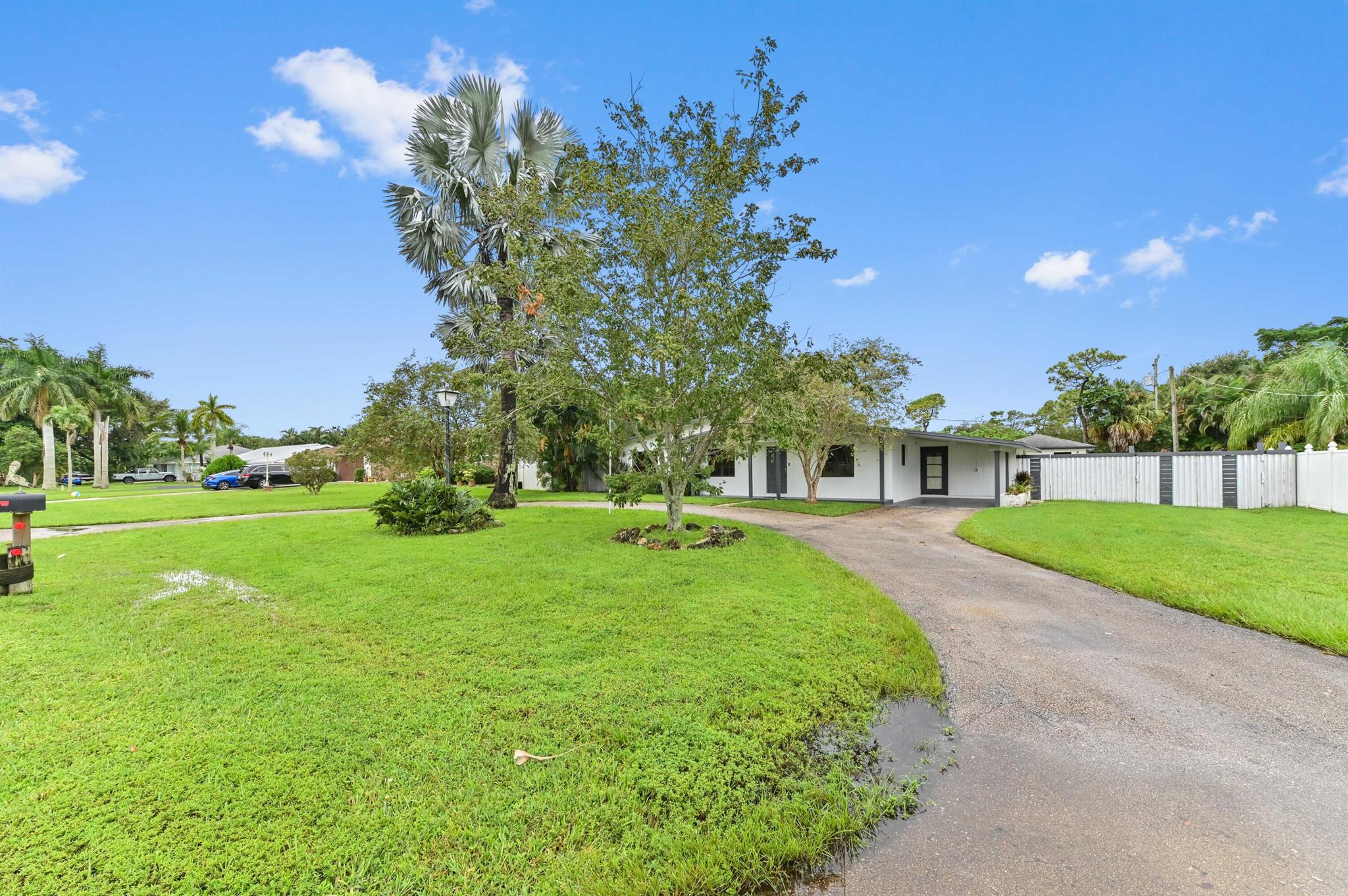 Cleveland Rd, Lake Worth, FL 33467