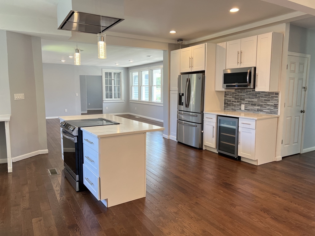 Longmeadow St, Longmeadow, MA 01106