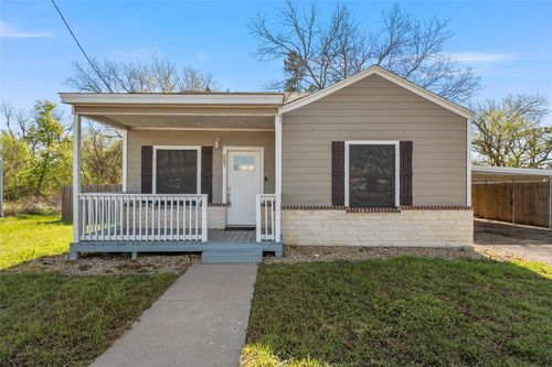 207 N Commerce St, Bremond, TX, 76629-4541 | Card Image