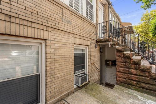 80 95th Ave, Ozone Park, NY, 11416-1111 | Card Image