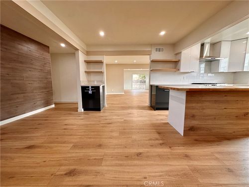 695 Taft Ct, Monterey Park, CA, 91755-5737 | Card Image