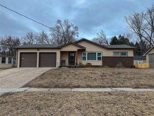 1813 Larnard Dr, Des Moines, IA, 50317-8646 | Card Image