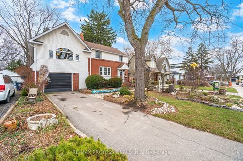 15 Twenty-Seventh Street, Etobicoke, ON, M8W2X2 | Card Image