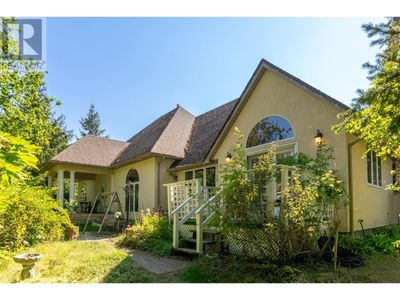 1371 18 St Se, House other with 4 bedrooms, 2 bathrooms and 2 parking in Salmon Arm BC | Image 1