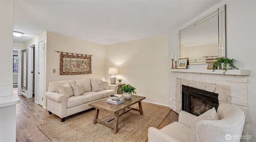 d22-17425 119th Ln Se, Renton, WA, 98058-6249 | Card Image