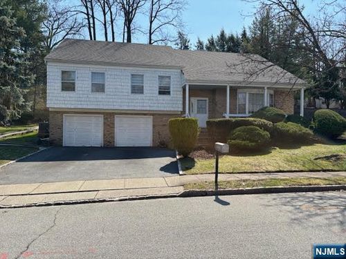 405 Pine Hill Rd, Leonia, NJ, 07605-1418 | Card Image