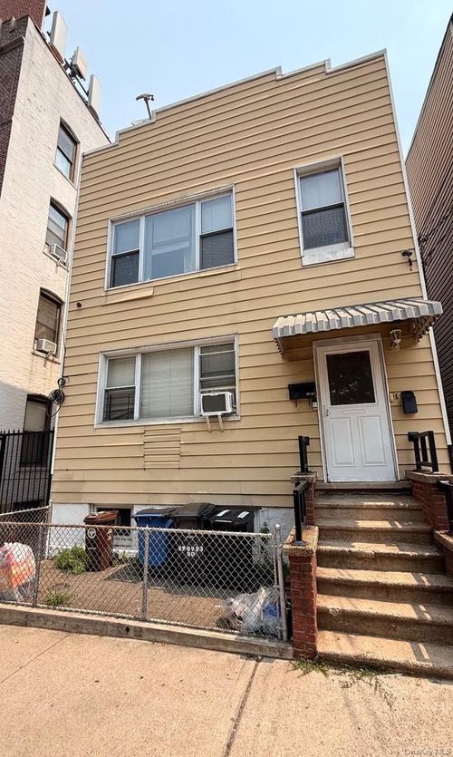 2909 23rd Rd, Astoria, NY, 11105-2806 | Card Image
