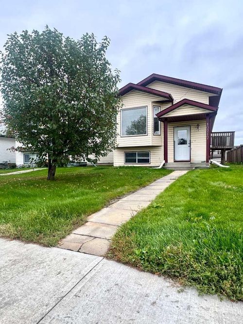 10717 74 Ave, Grande Prairie, AB, T8W2T2 | Card Image