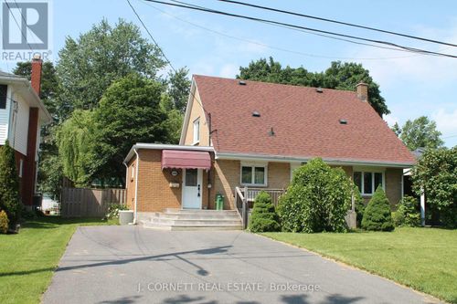 1004 Pescod Ave, Cornwall, ON, K6J2J9 | Card Image