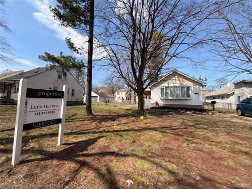 17913 Hanna St, Melvindale, MI, 48122-1422 | Card Image