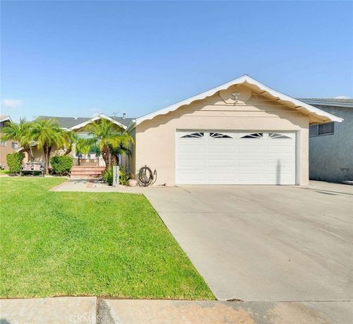 11321 212th St, Lakewood, CA, 90715-2003 | Card Image