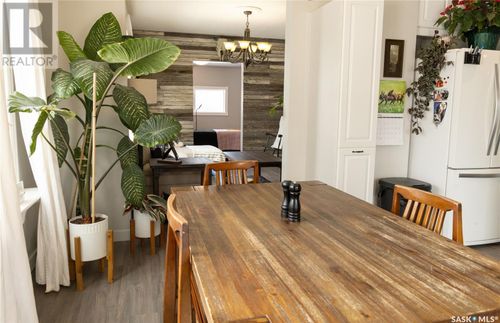 200 1st St, Dundurn, SK, S0K1K0 | Card Image