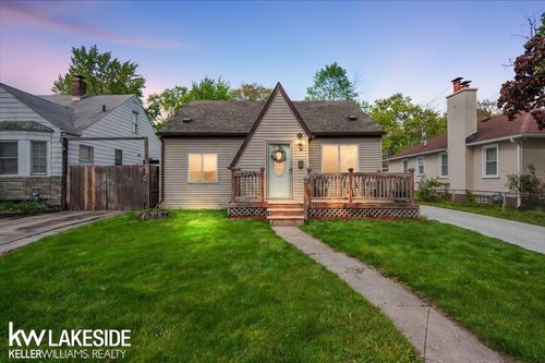 20511 Kenosha St, Harper Woods, MI, 48225-2247 | Card Image