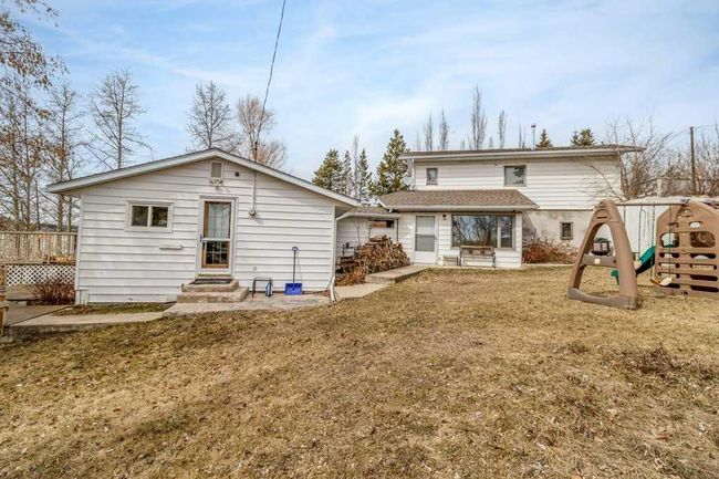 225 - 36078 Range Road 245 A, Home with 3 bedrooms, 2 bathrooms and 5 parking in Rural Red Deer County AB | Image 3