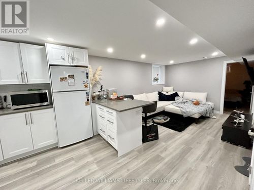 lower-18 Queenston Cres, London, ON, N5W1N6 | Card Image