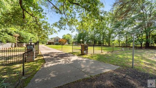 1960 Gun Club Rd, Texarkana, TX, 75501-2507 | Card Image