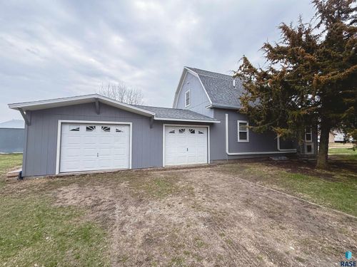 202 5th St Ne Street Ne, Wessington Springs, SD, 57382 | Card Image