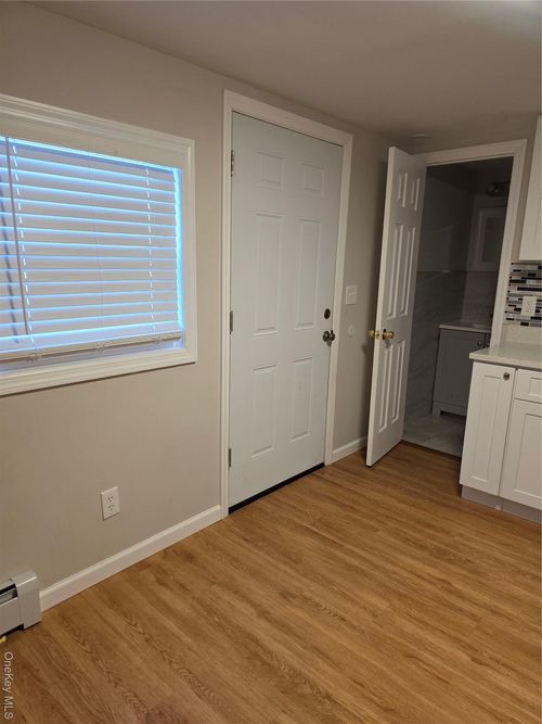 41 Gibbs Rd, Central Islip, NY, 11722-2636 | Card Image