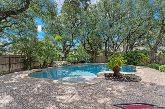 8902 Burnt Path, House other with 3 bedrooms, 3 bathrooms and null parking in Helotes TX | Image 23