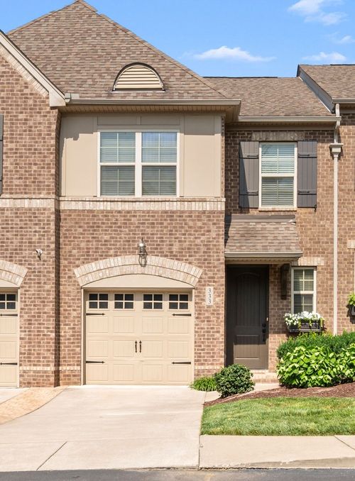333 Coronado Pvt Cir, Hendersonville, TN, 37075-1424 | Card Image