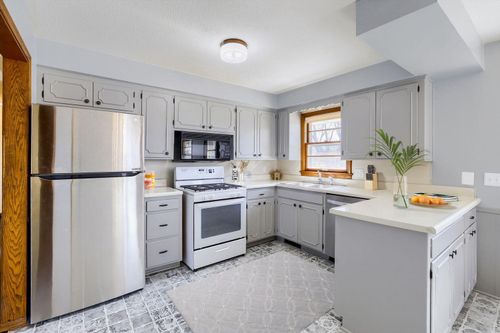 5705 Phoenix Street, Golden Valley, MN, 55422 | Card Image