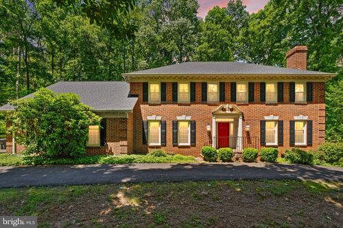 4560 Lynn Forest Dr, Gainesville, VA, 20155-1026 | Card Image