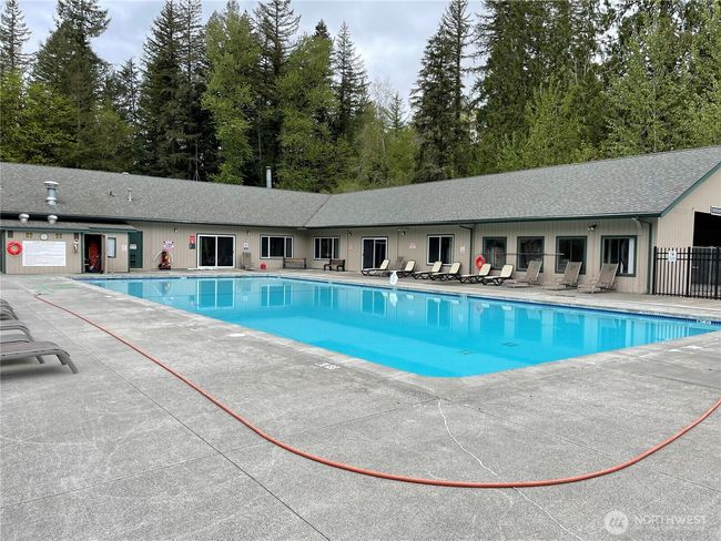 Riverside Pool & Lodge | Image 30