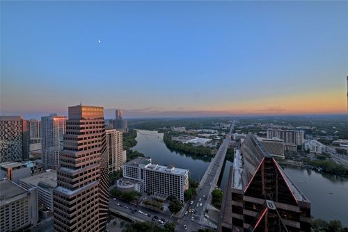 unit-32se-200 Congress Ave, Austin, TX, 78701-4727 | Card Image