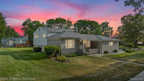 2702 Chesterfield Dr, Troy, MI, 48083-2618 | Card Image