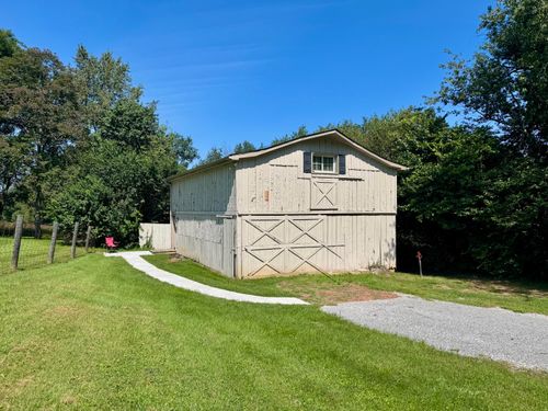 1065 Mackey Pike, Nicholasville, KY, 40356-9330 | Card Image