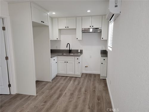 a-434 E 57th St, Long Beach, CA, 90805-4027 | Card Image