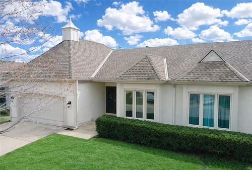 12831 Cambridge Rd, Leawood, KS, 66209-1620 | Card Image