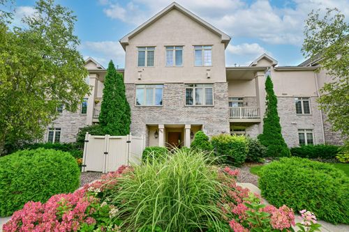 1717 W Green Tree Rd, GLENDALE, WI, 53209-2957 | Card Image