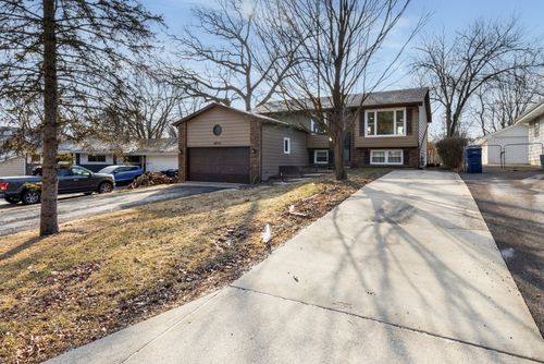 18237 W Lindenwood Drive, Grayslake, IL, 60030 | Card Image