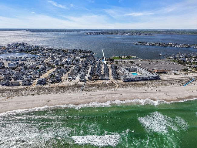 6 Shell Rd, Condo with 2 bedrooms, 3 bathrooms and 2 parking in Mantoloking NJ | Image 27
