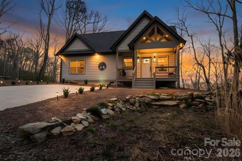 1474 Locust Grove Rd, Hendersonville, NC, 28792-6506 | Card Image