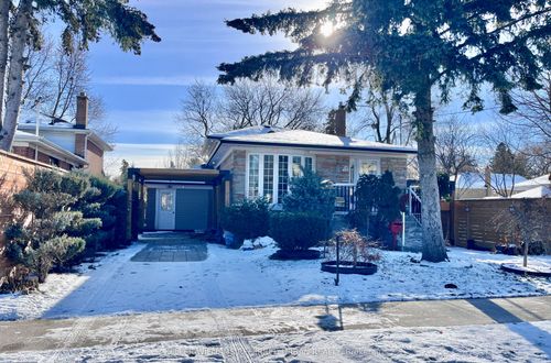 15 Glenda Rd, Scarborough, ON, M1M2H5 | Card Image