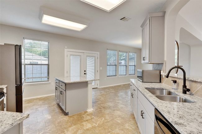 6305 Roseborough Dr, House other with 4 bedrooms, 3 bathrooms and 4 parking in Austin TX | Image 7