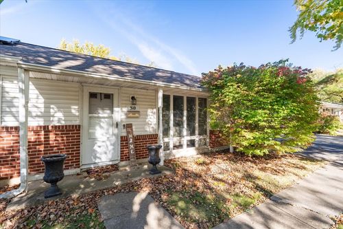 310 Rowe Dr, Bloomington, IL, 61701-2133 | Card Image