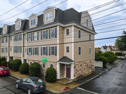 688-688 Gorham St, Lowell, MA, 01852-4039 | Card Image
