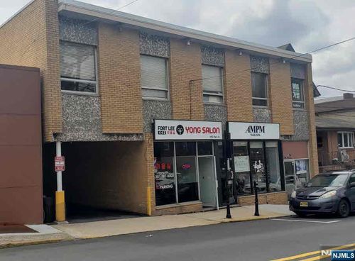 442 Main St, Fort Lee, NJ, 07024-2824 | Card Image