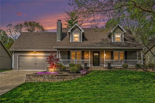 424 Brookside Ave, Liberty, MO, 64068-1345 | Card Image
