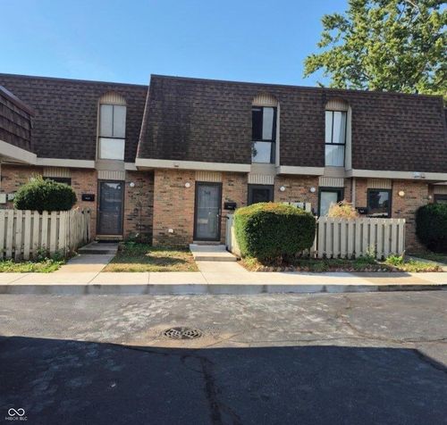 7411 Country Brook Dr, Indianapolis, IN, 46260-3429 | Card Image