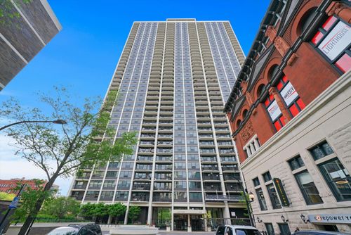 507j-1560 N Sandburg Ter, Chicago, IL, 60610-7703 | Card Image
